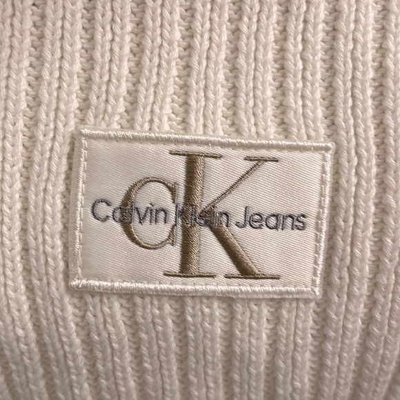 Calvin Klein Cropped Turtleneck Sweater Vest - Picture 6 of 9